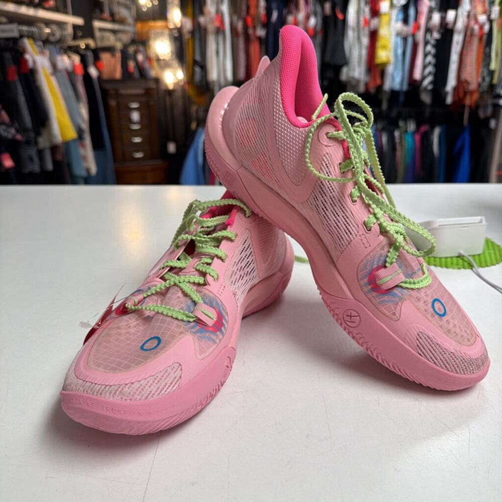 Li-Ning Sonic 11 'Earth Day' sneakers.